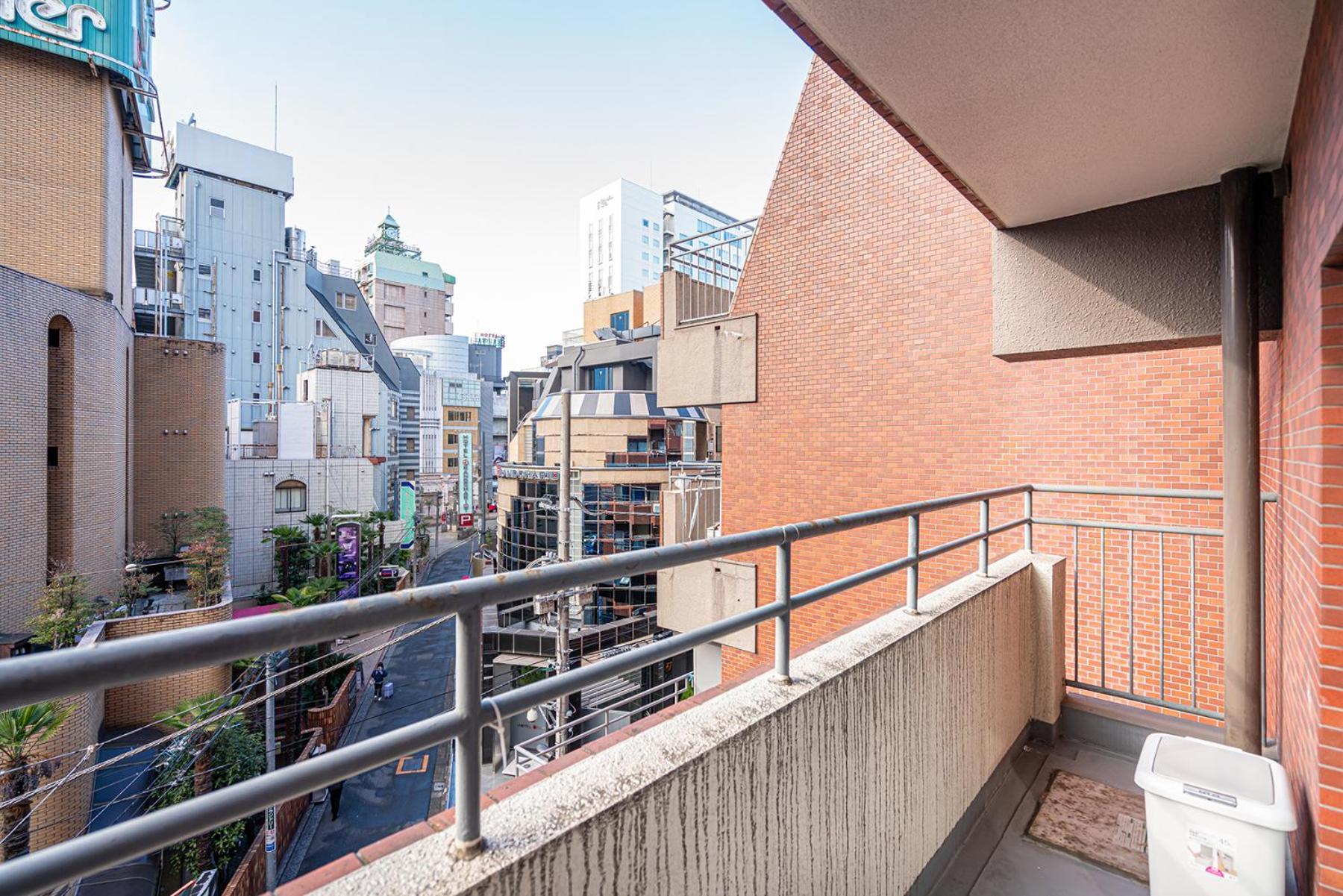 新宿歌舞伎町東新宿站3分钟，徒步伊势丹4分钟免费wi-Fi！ Токио Экстерьер фото